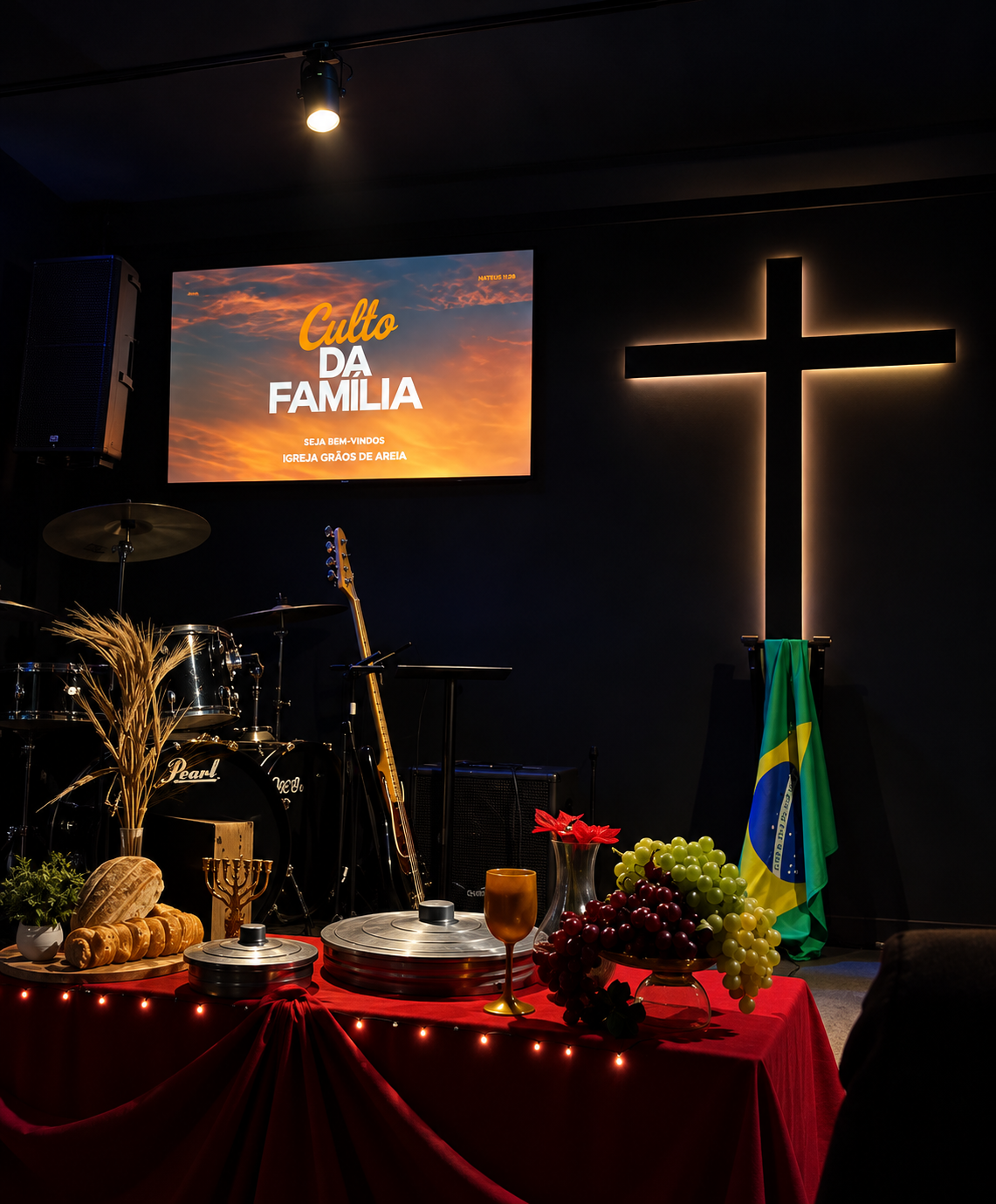Mesa da ceia e cruz no espaço da igreja